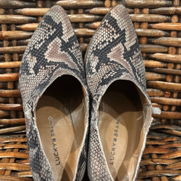 Lucky Brand Tabea Snakeskin Slip On Ankle Booties Size 7.5 - Picture 11 of 11